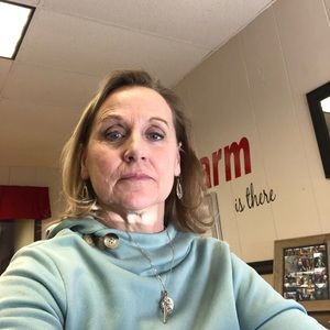 Meet your Posher, Lori